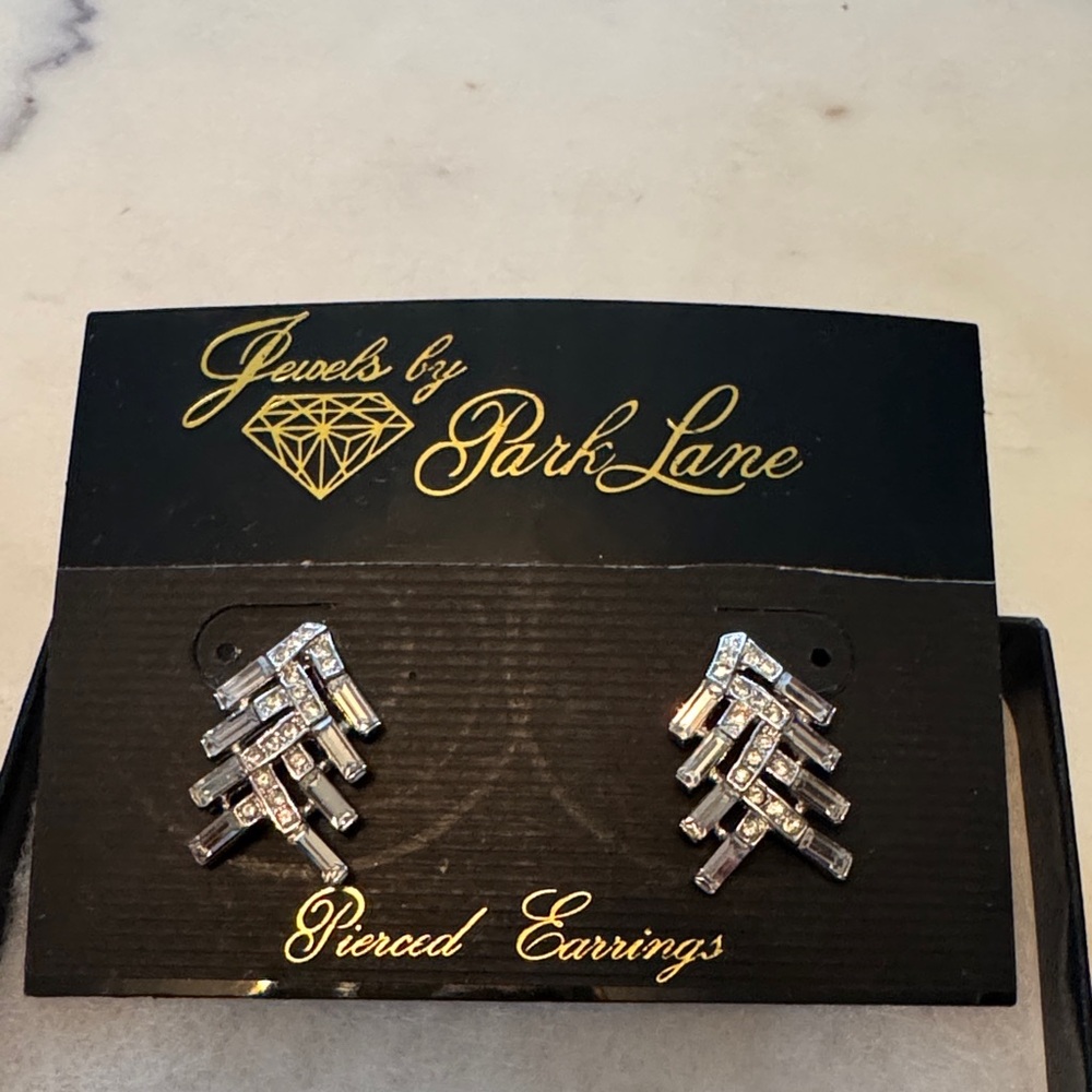 Park Lane Dazzle Chevron pierced Earrings